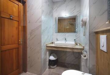 Фото номера Двухместный номер с 1 кроватью Отель Hotel Dobru г. Слэник-Молдова 6