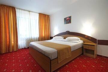 Фото номера Двухместный номер с 1 кроватью Отель Hotel Dobru г. Слэник-Молдова 7