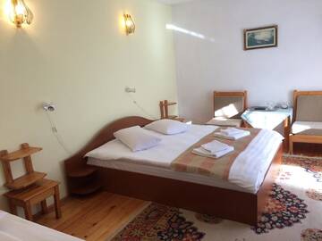 Фото номера Трехместный номер Гостевой дом Pension Casa Alba г. Слэник-Молдова 6